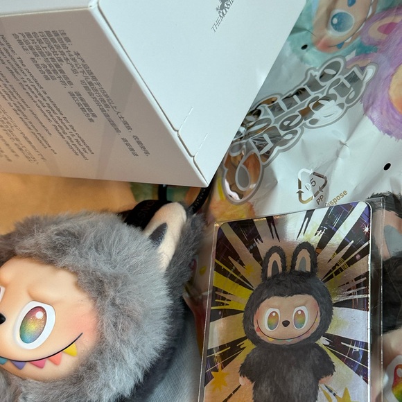 Pop Mart Big Into Energy ID Secret - Picture 5 of 14